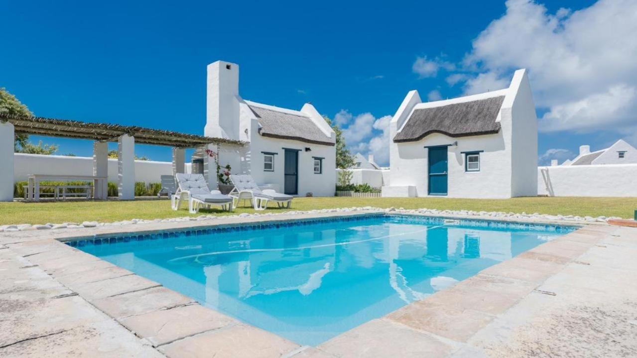 Voete ini Sand Langezandt Cottage view 2
