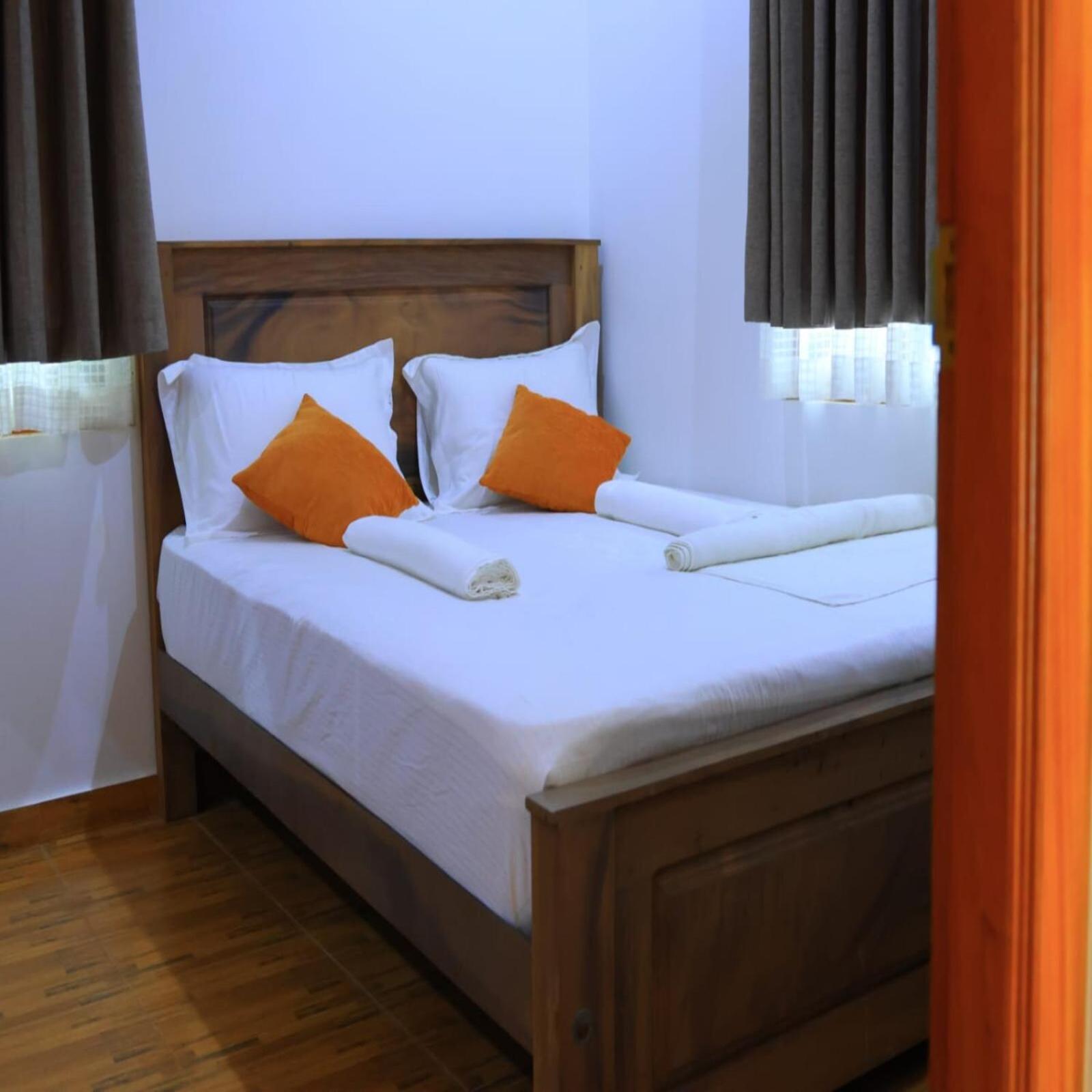 Abbi Holidays - Entire Private Villa Keerimalai-jaffna view 4