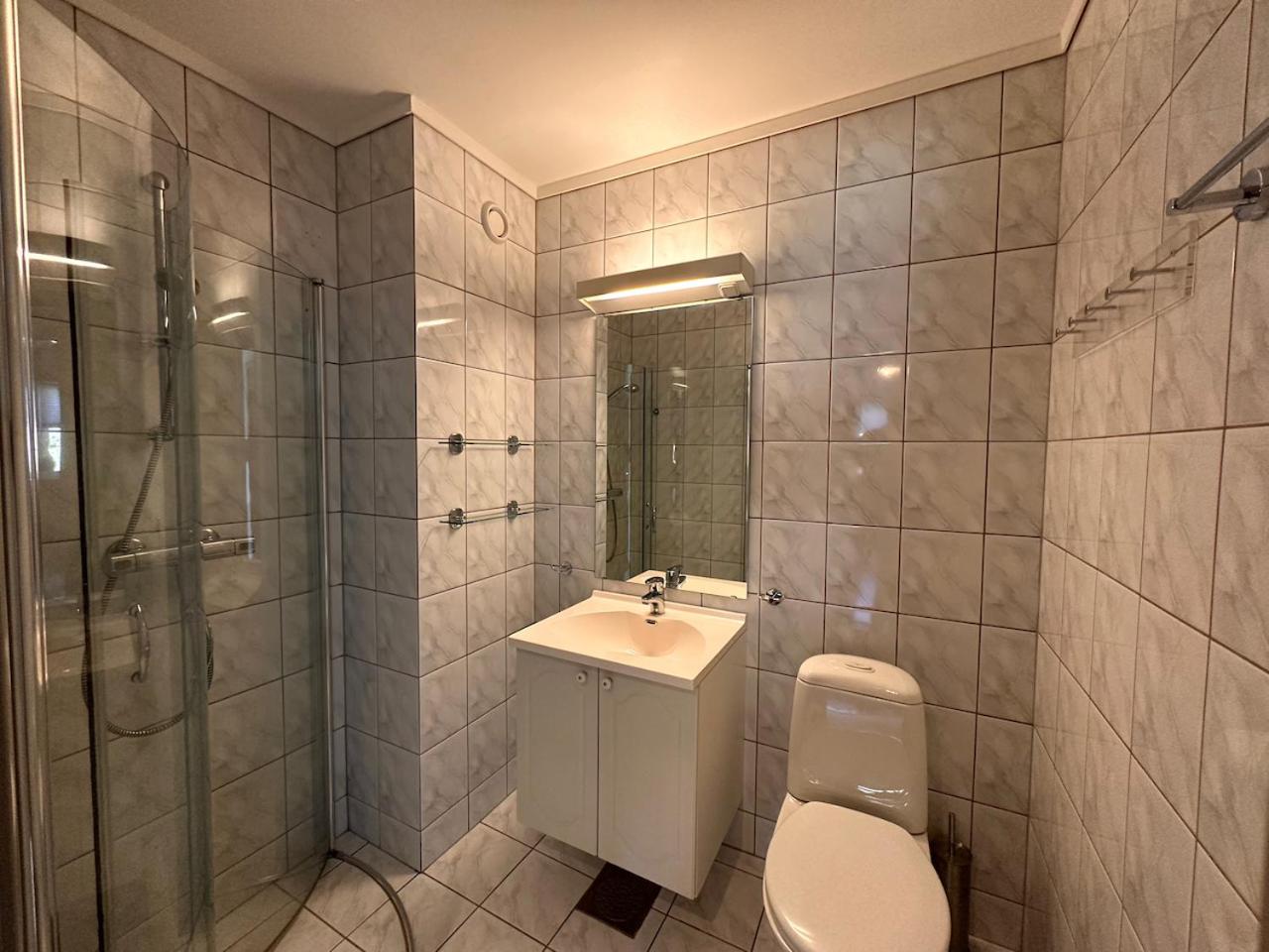 Cozy 3 Bedroom, Terrace, Pets Welcome view 4