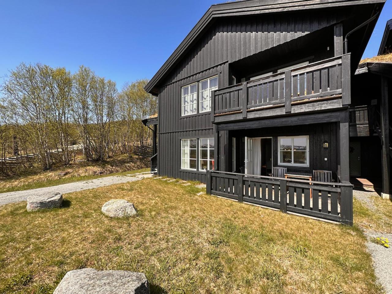 Cozy 3 Bedroom, Terrace, Pets Welcome view 5