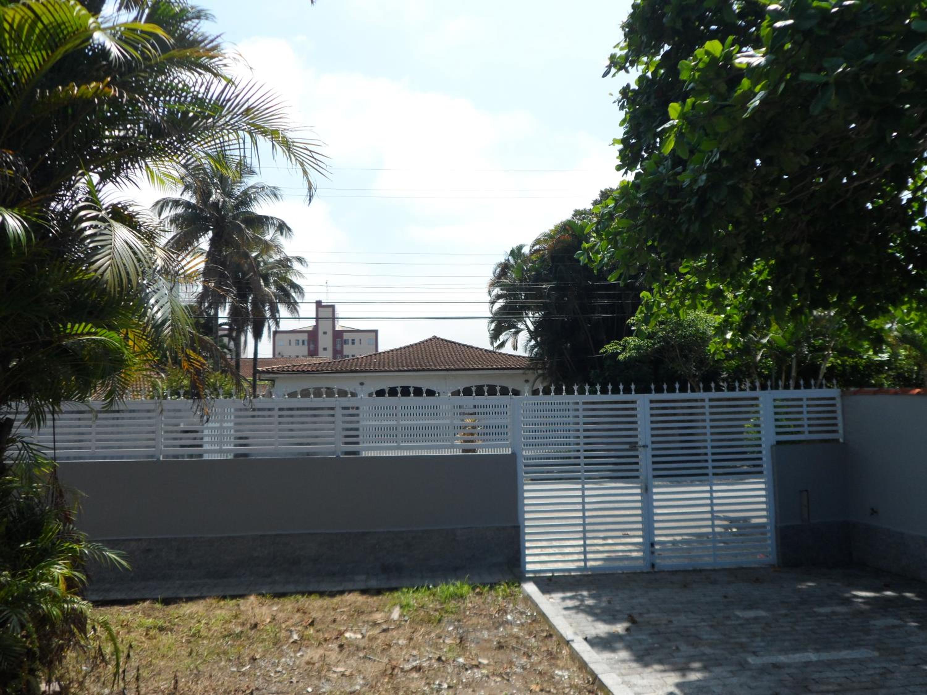 Casa Centro de Bertioga - SP terrea 300 metros da praia - Marcondes 05