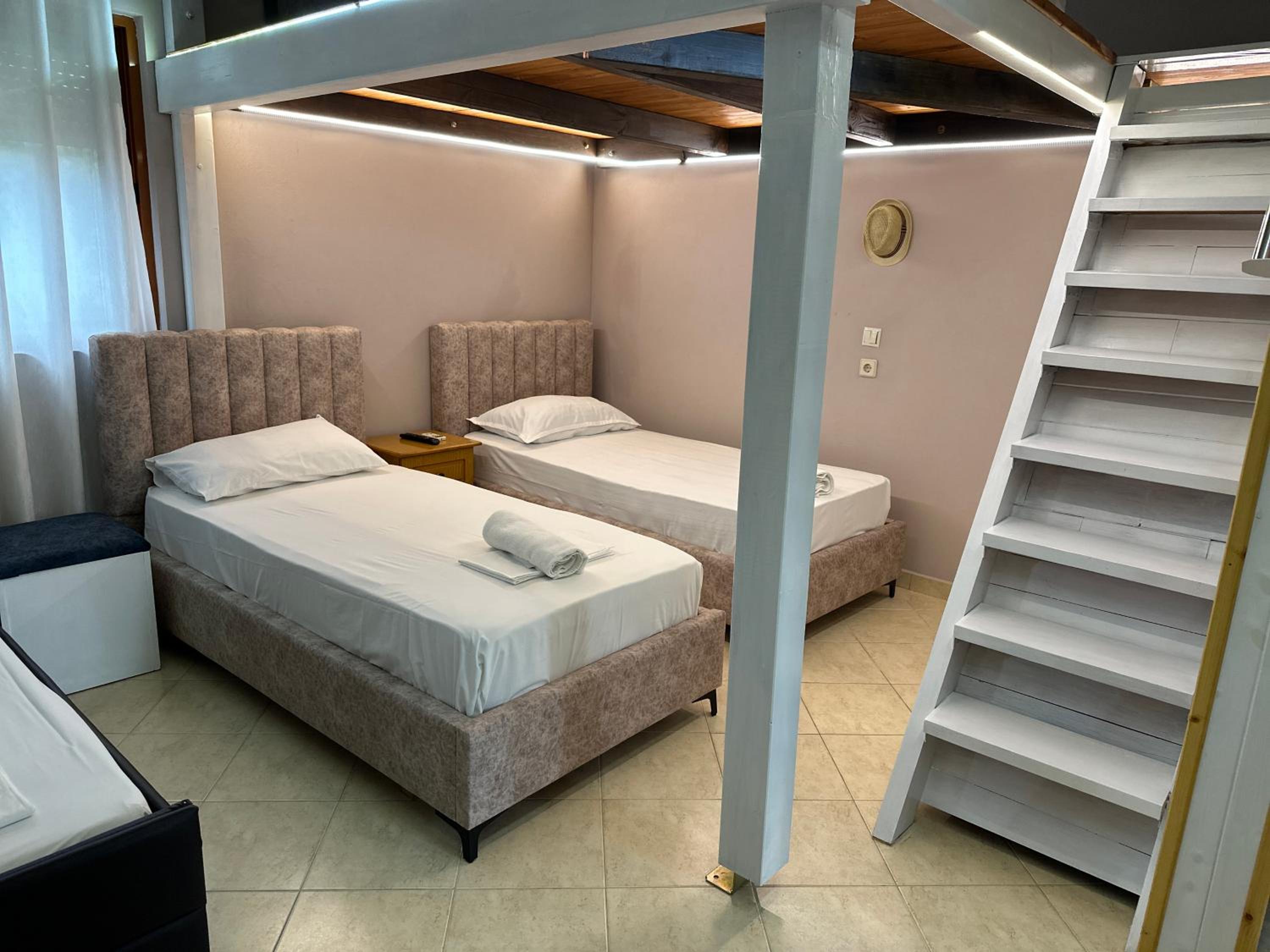 Anel Suites