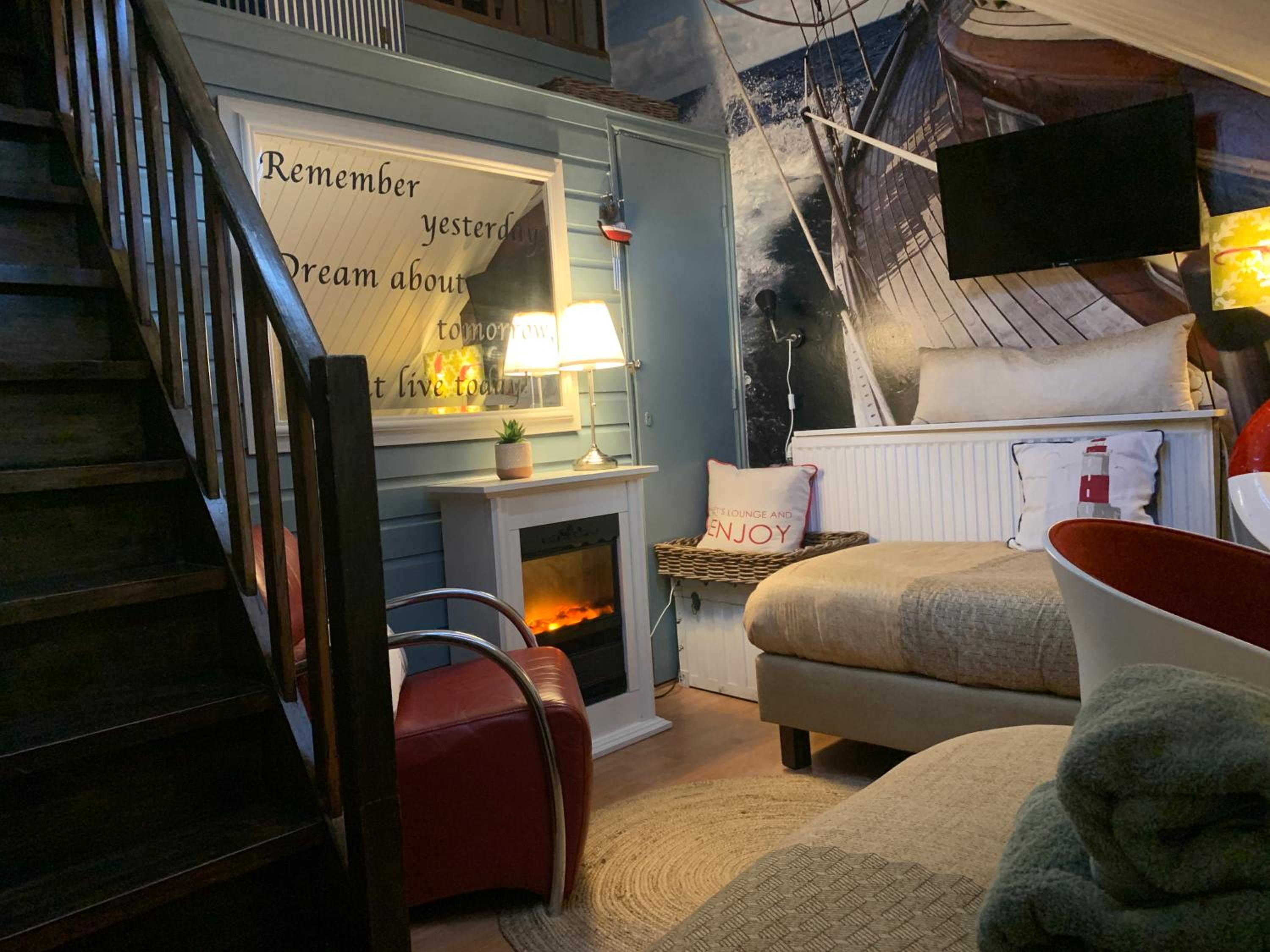 Comfortabele Familie Suite met 2 slaapkamers, balkon, speelzolder, Airco