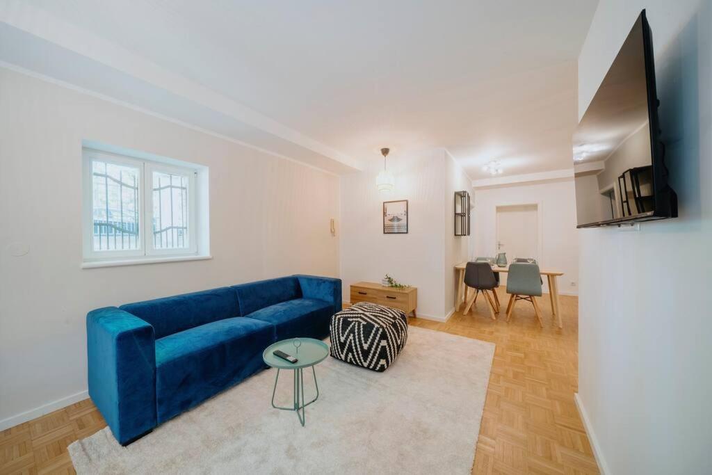 Parklounge Apartment in historic Villa