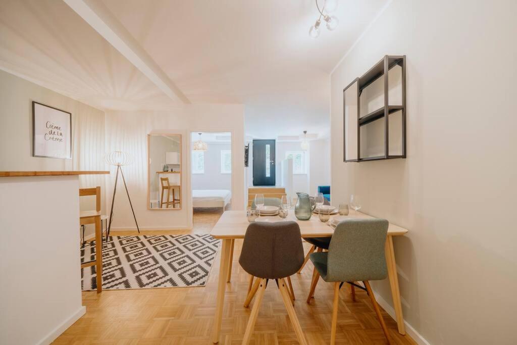 Parklounge Apartment in historic Villa