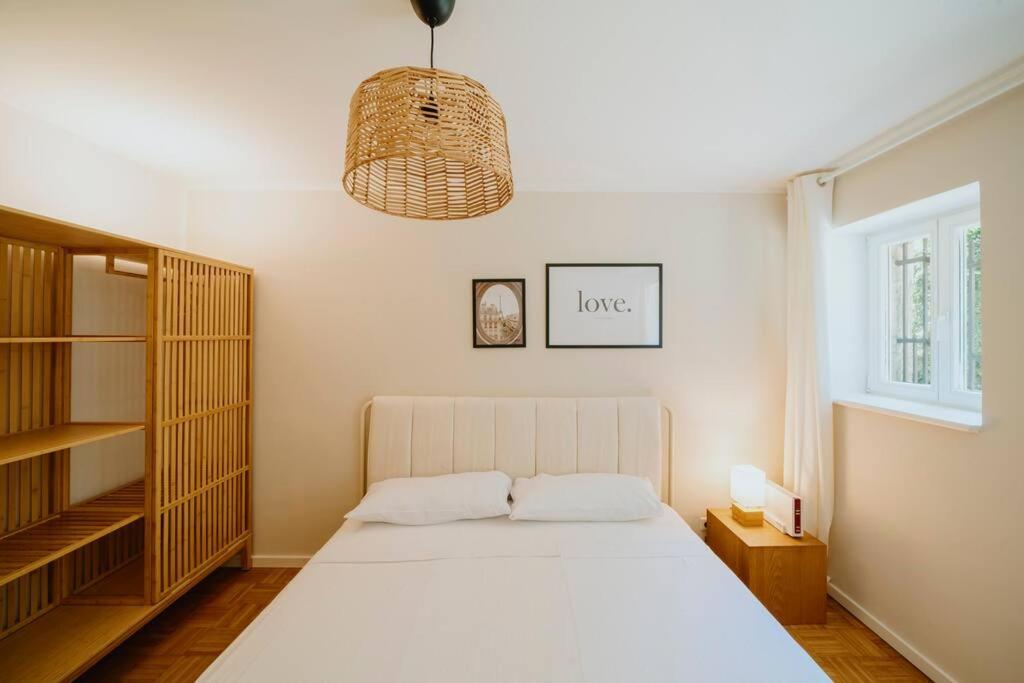 Parklounge Apartment in historic Villa