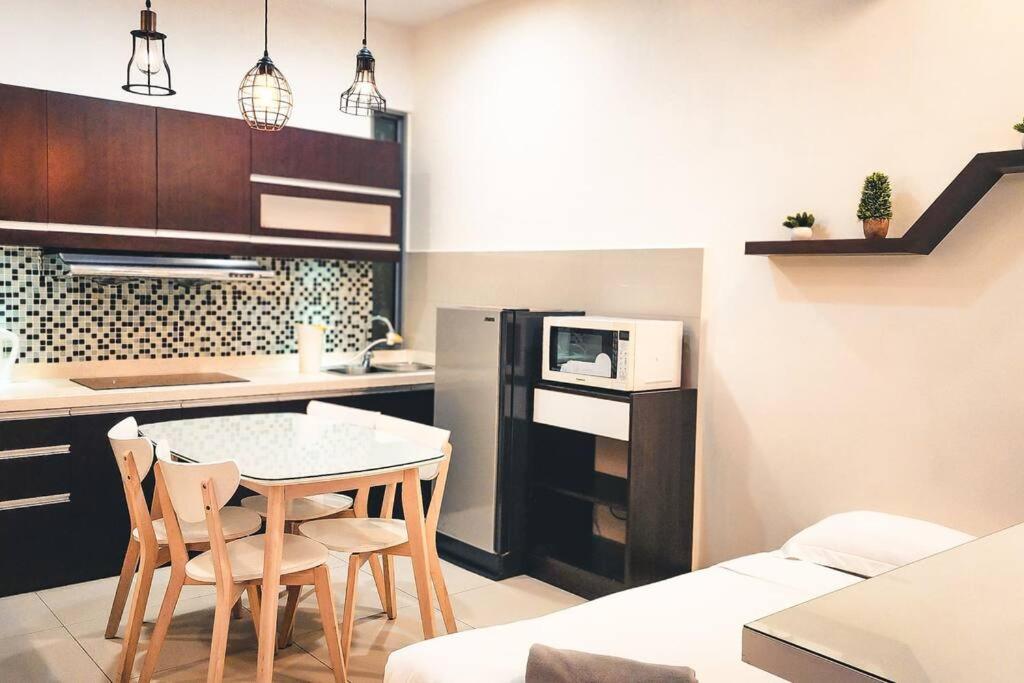 7TeenHomes 2 Beds The Loft Imago photo 4