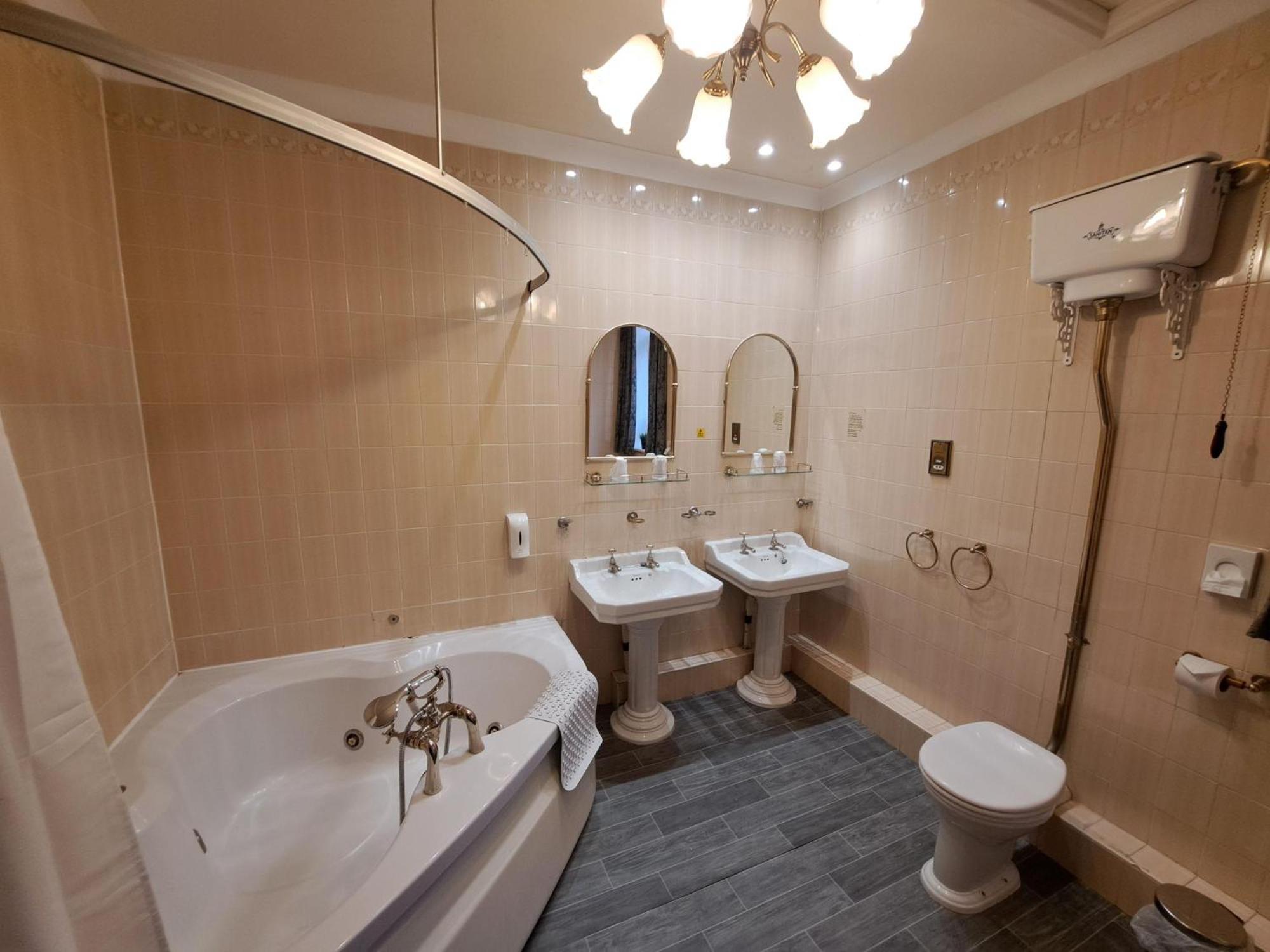 Southport Vacations - Scarisbrick Hotel - Property Image 9