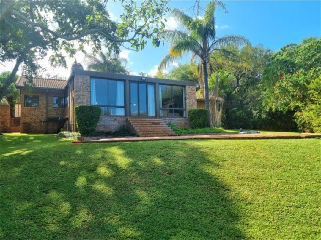322 on Kiaat, Stones throw from Kruger Park, Malelane Gate view 3