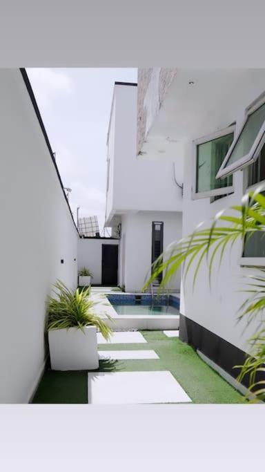 Modern furnished 2 bedrooms condo with Private pool, Lekki 1 view 4