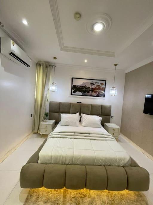 Modern furnished 2 bedrooms condo with Private pool, Lekki 1 view 5