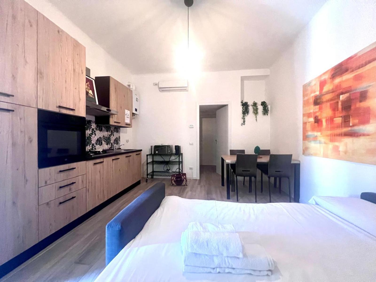 Kibilù - Via Valtellina - Quartiere Isola - Stazione Garibaldi - Monumentale - vicinanze Brera