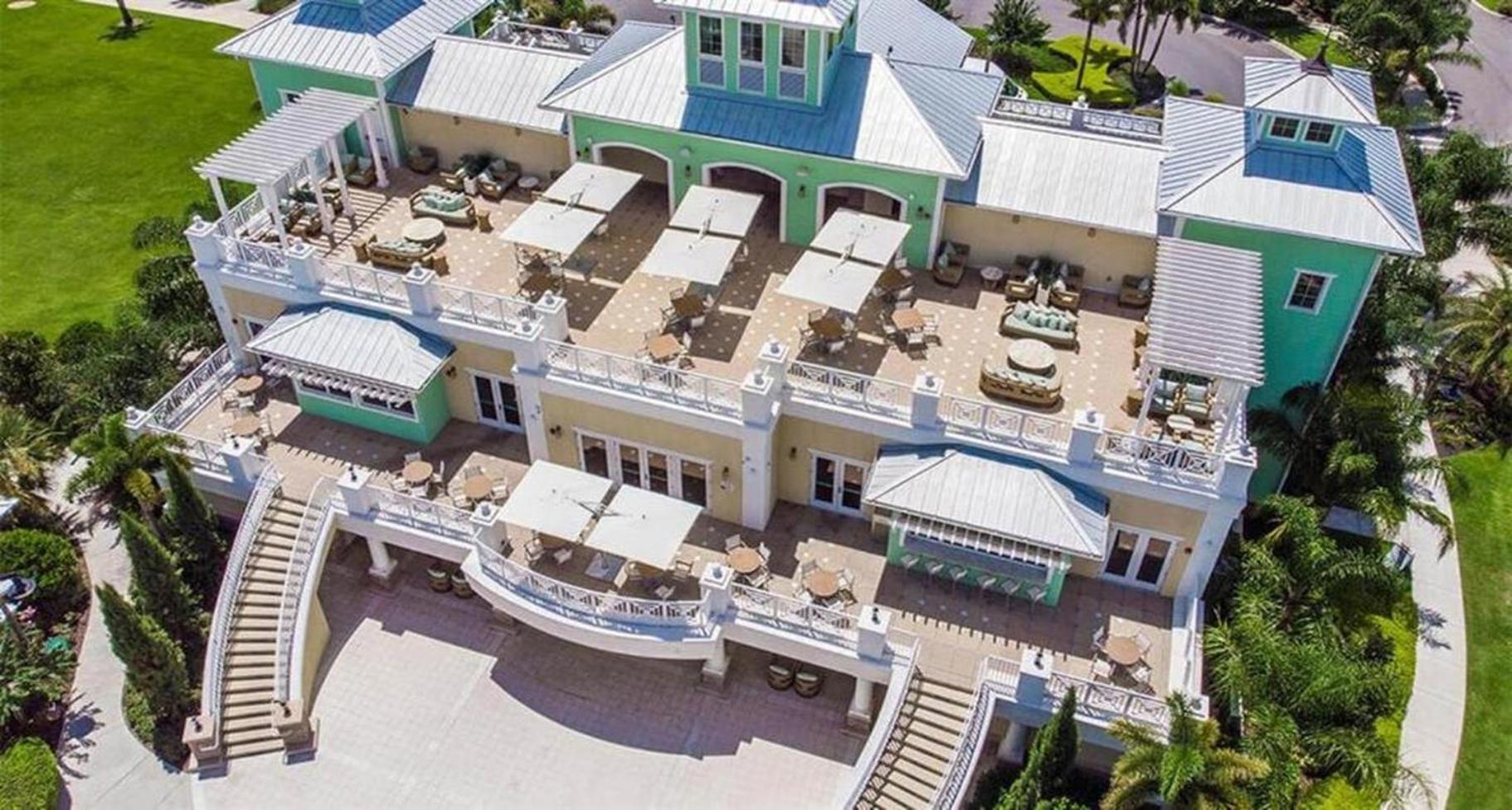 Modern Villa wPrivate Pool and Air Hockey Table