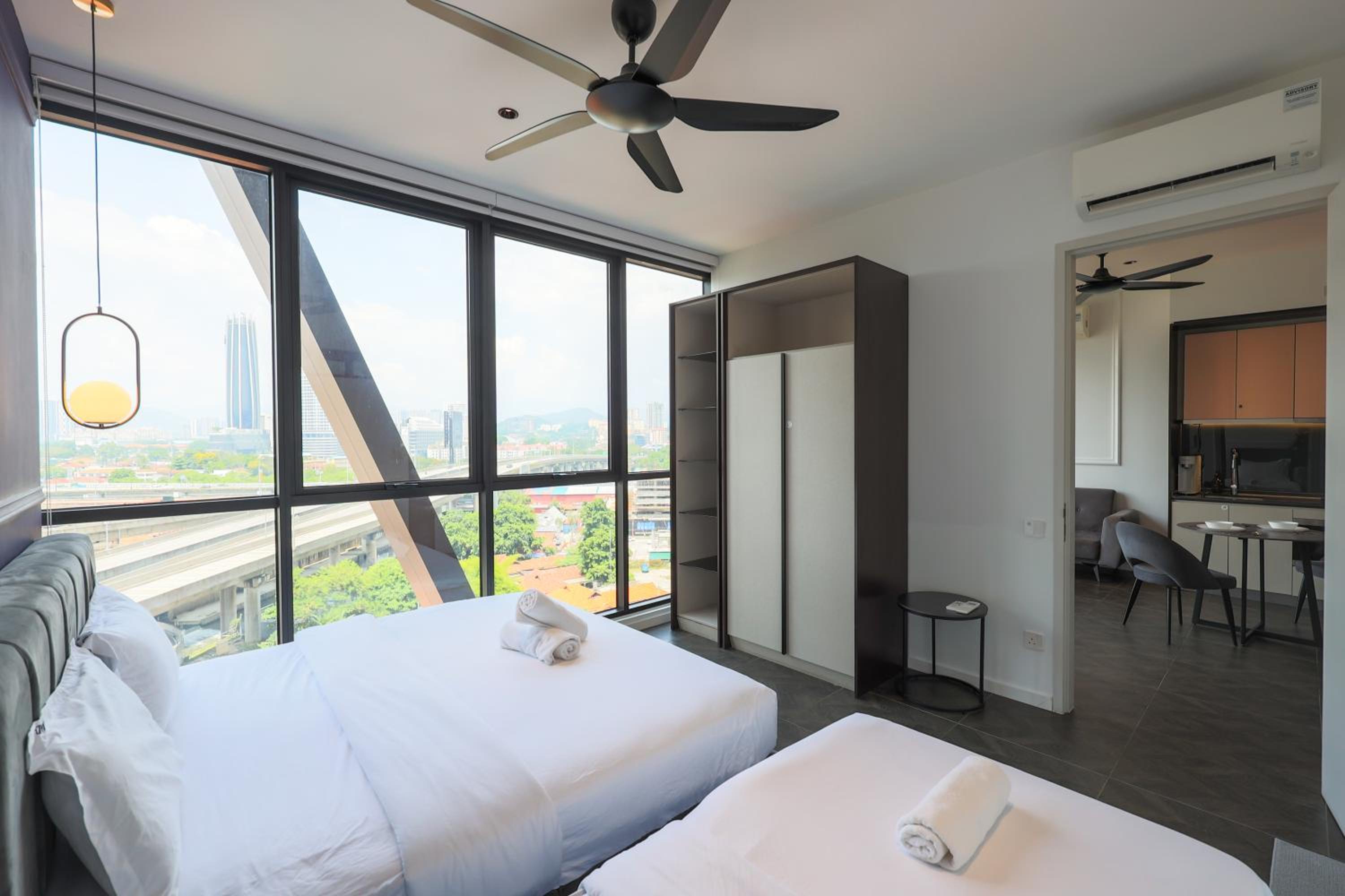 Scarletz Suites KLCC by GB