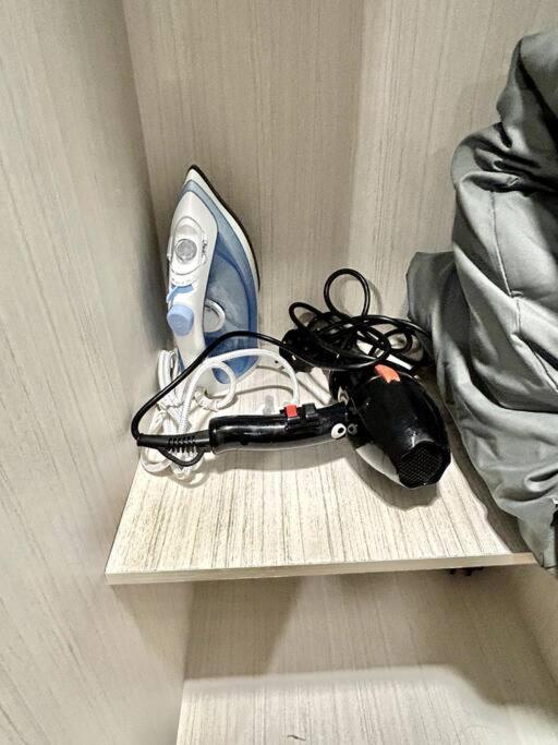 Pinnacle PJ-Duplex,Projector,FREE Parking,Near LRT,2-6pax photo 3