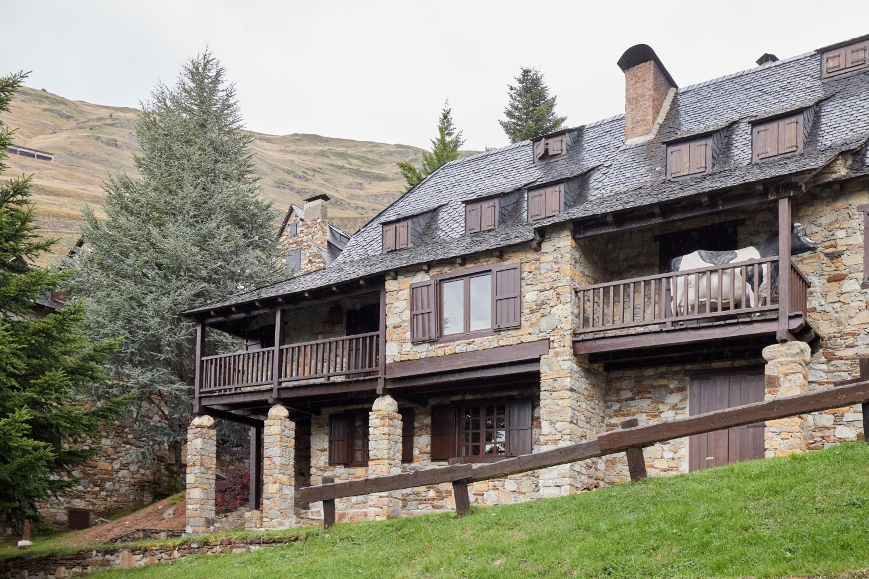 Pleta Baqueira Luxe 3 by FeelFree Rentals view 2