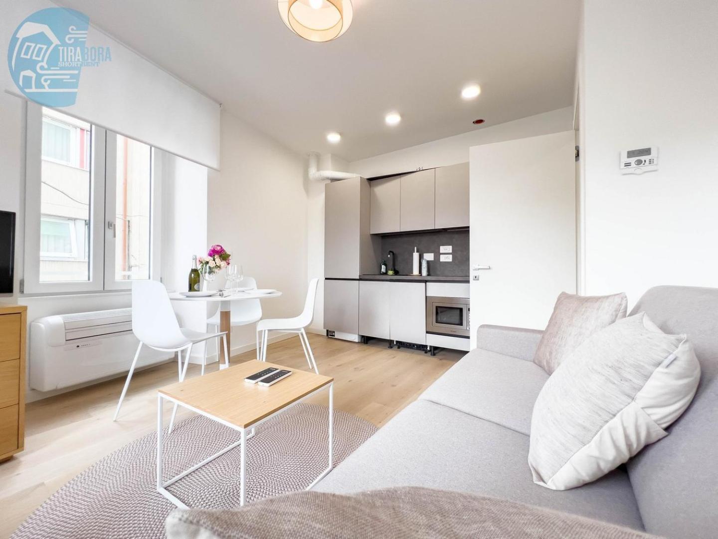 Marco Polo 26 Tirabora Short Rent photo 3