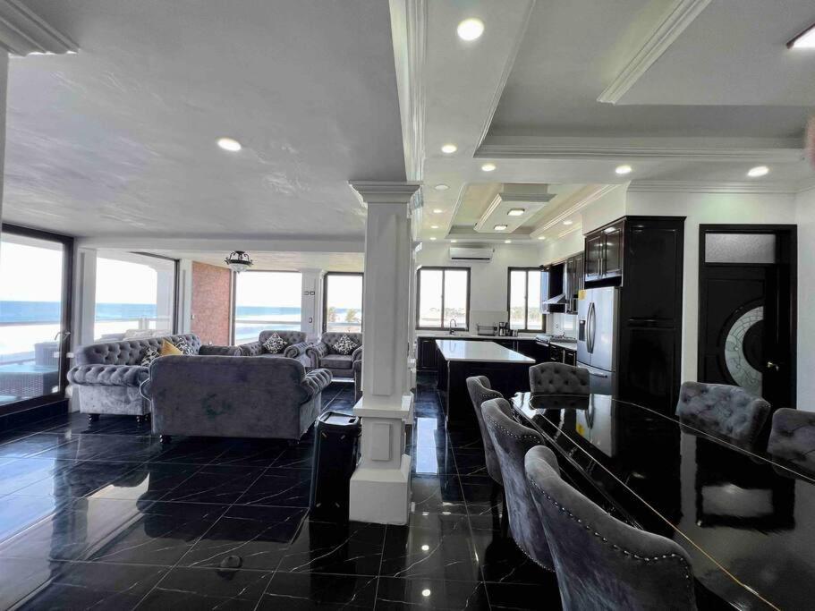 Villa Monterrico view 2