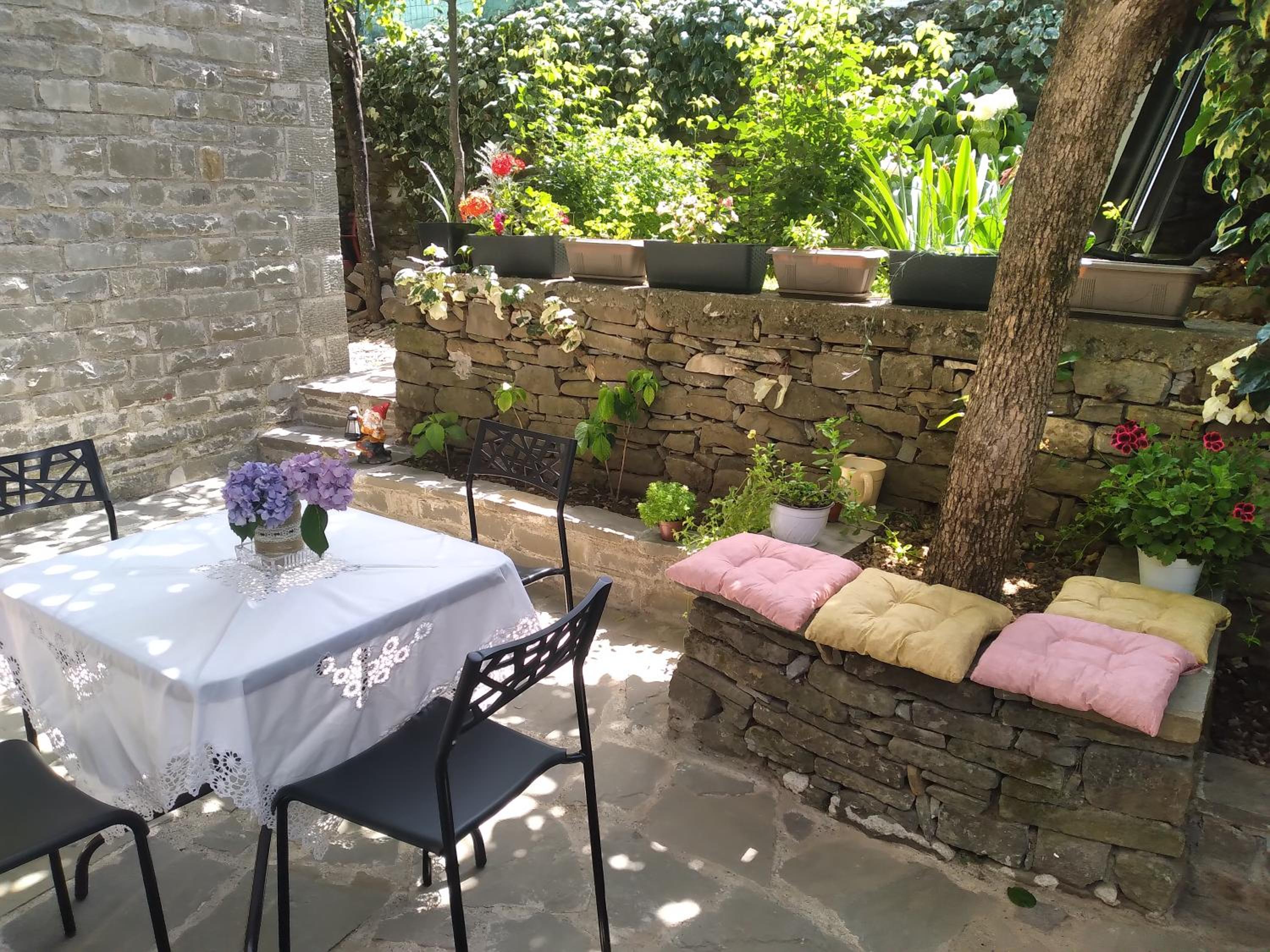 Shtepia e Trendafilave photo 4