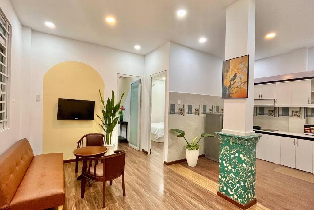 80m2 apt, Bui Vien St, Central District 1, HCMC Saigon