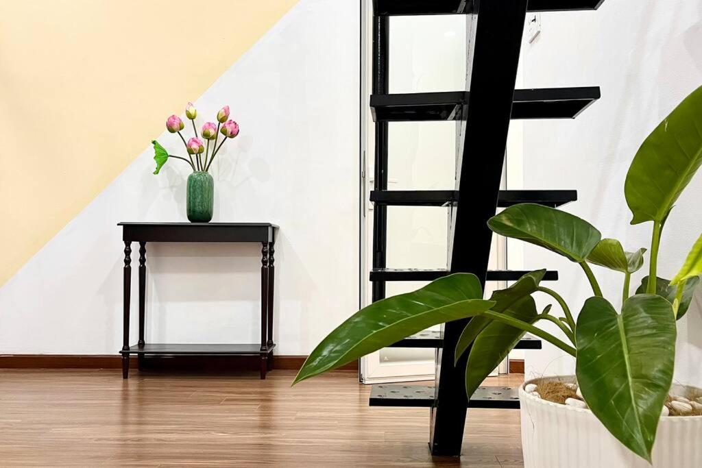 80m2 apt, Bui Vien St, Central District 1, HCMC Saigon