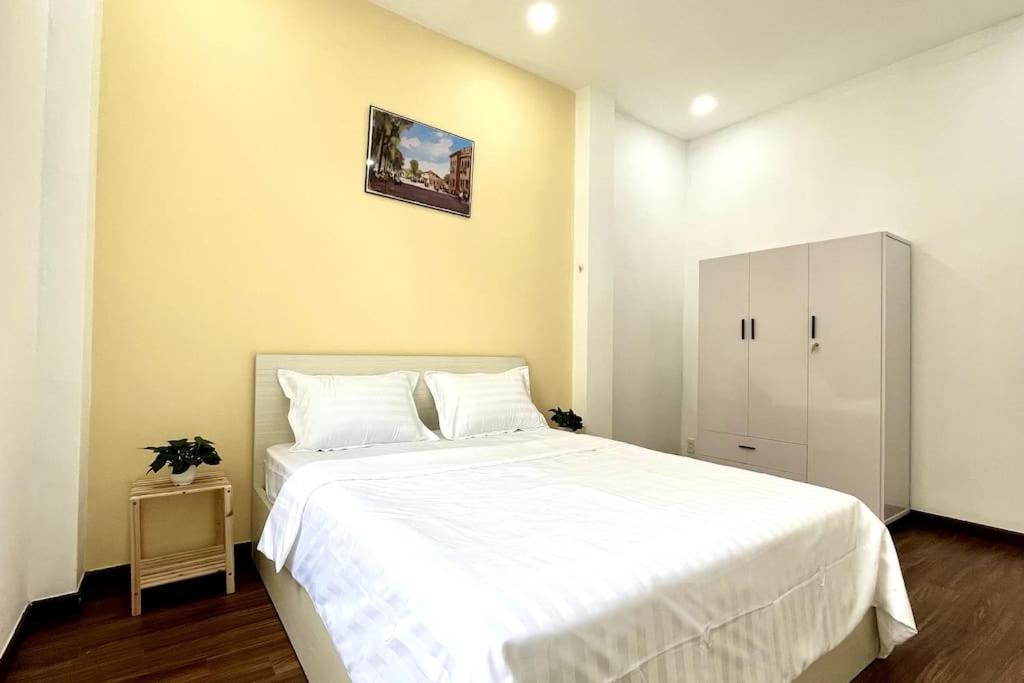80m2 apt, Bui Vien St, Central District 1, HCMC Saigon