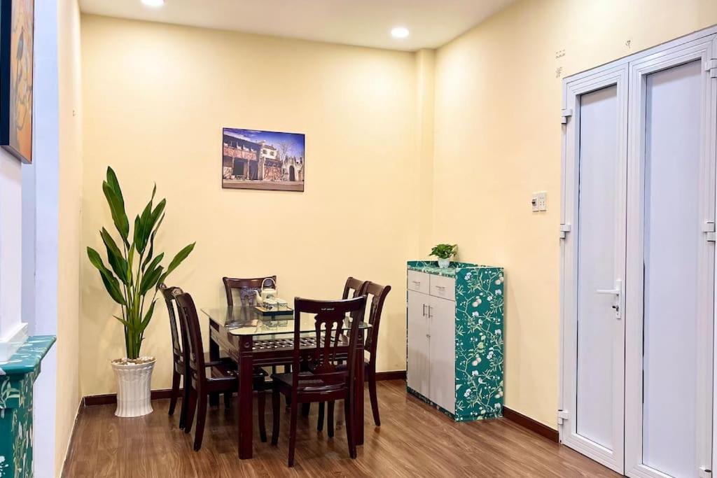 80m2 apt, Bui Vien St, Central District 1, HCMC Saigon