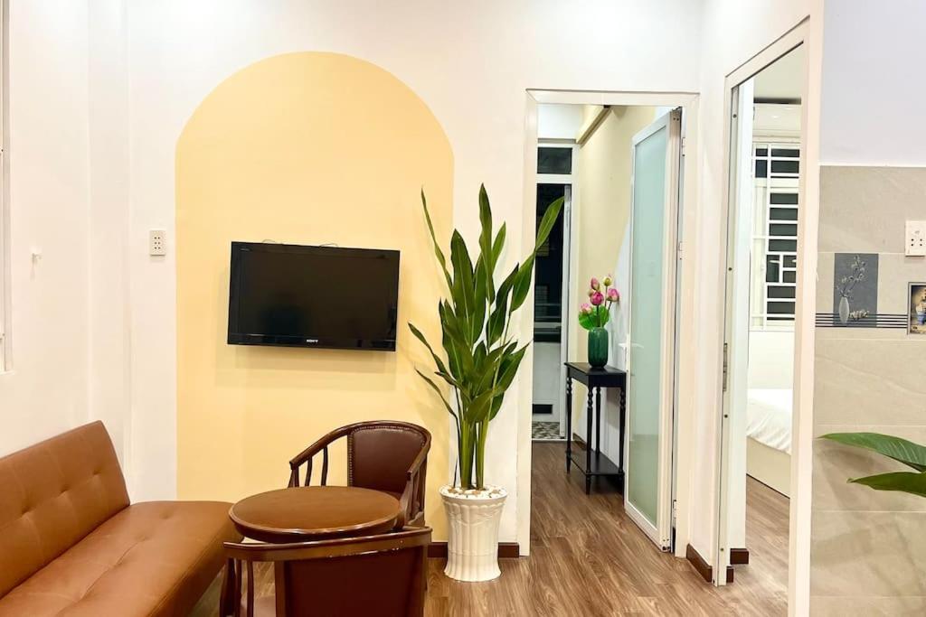 80m2 apt, Bui Vien St, Central District 1, HCMC Saigon