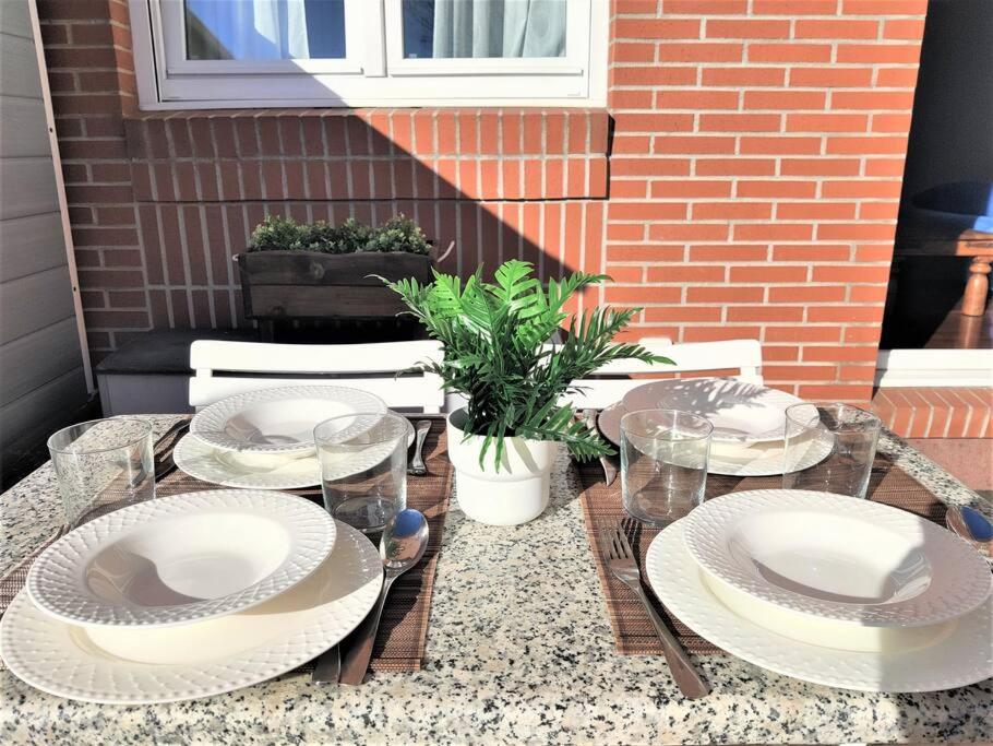 Gran terraza privada, luminoso y tranquilo con wifi