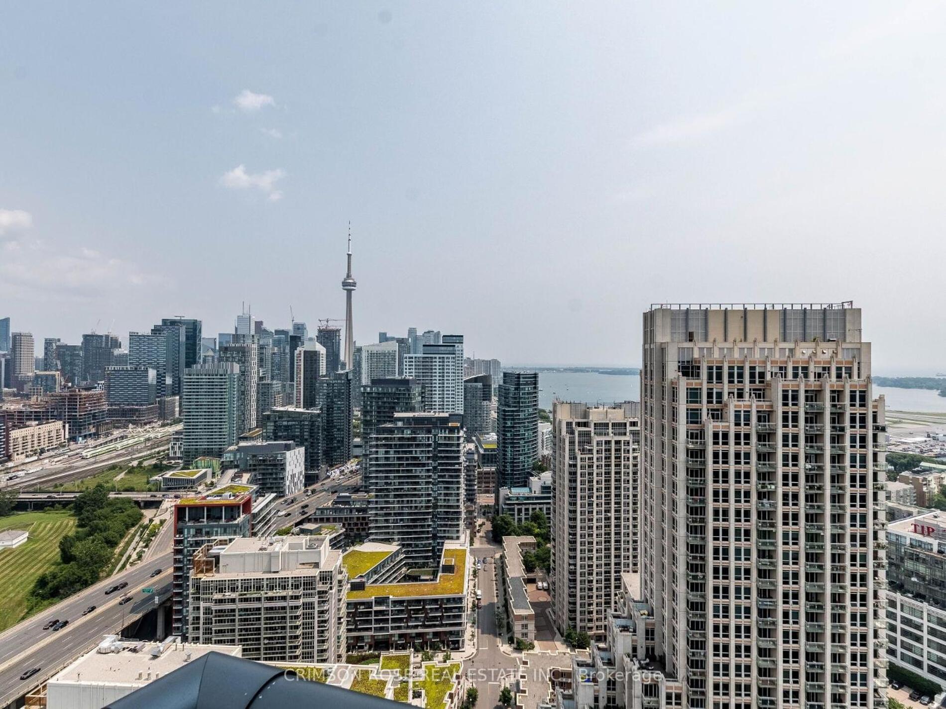 2 BR with CN Tower views with Free parking and pool