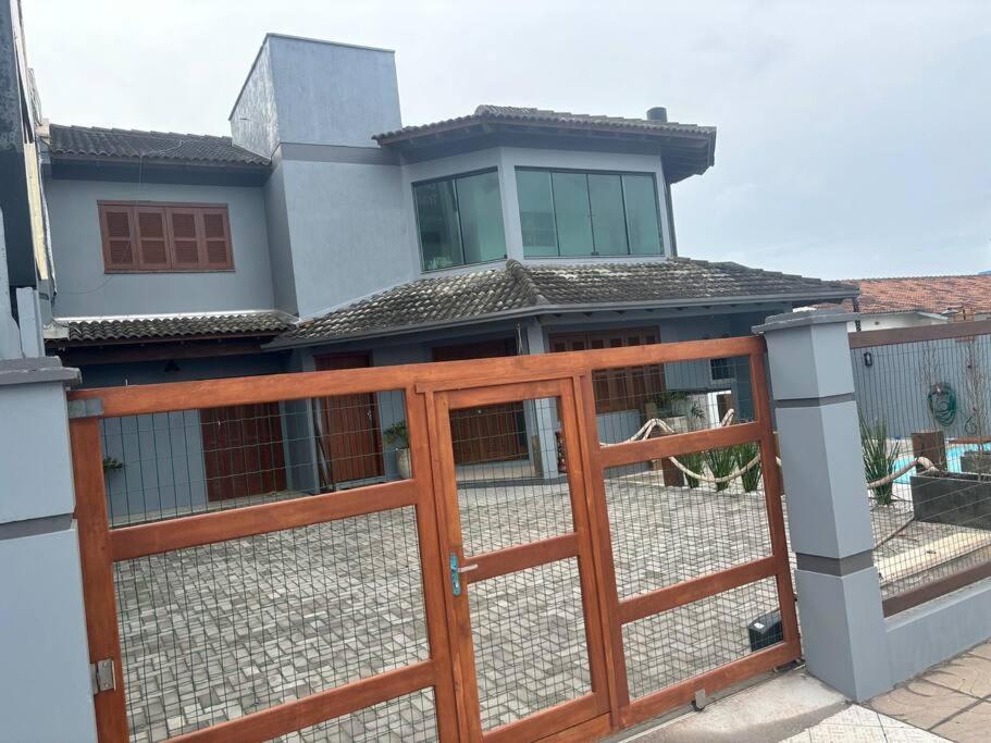 Moradas do Pier 2- apartamento a passos da areia, com vista perfeita da praia e plataforma em Tramandaí!