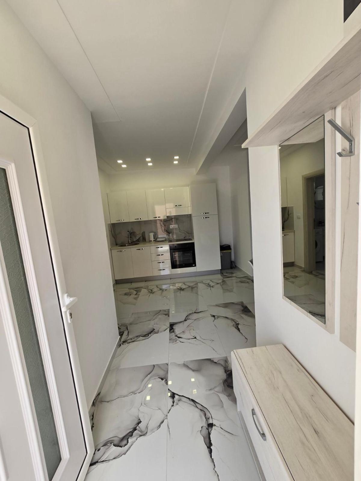 Apartments Iria