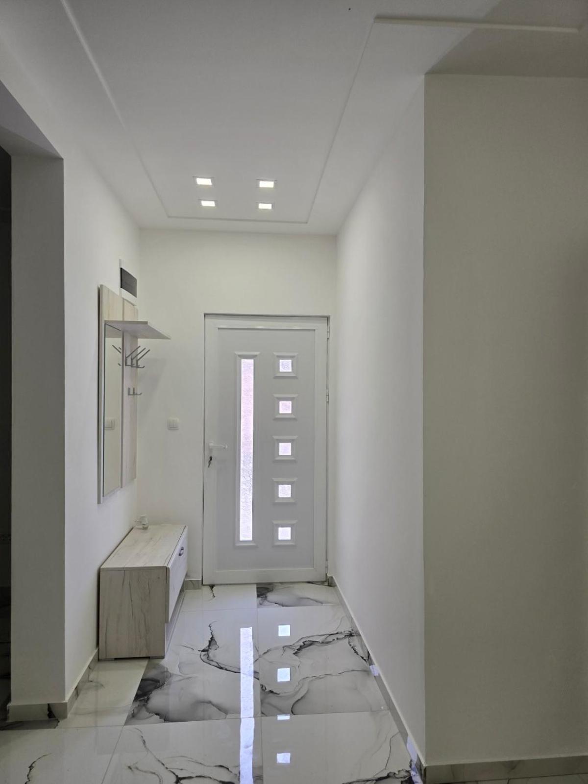 Apartments Iria