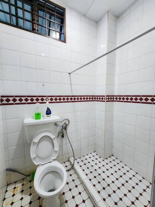 Molek -- Classic Spacious Serenity - 4BR3B - 13pax by Cowidea