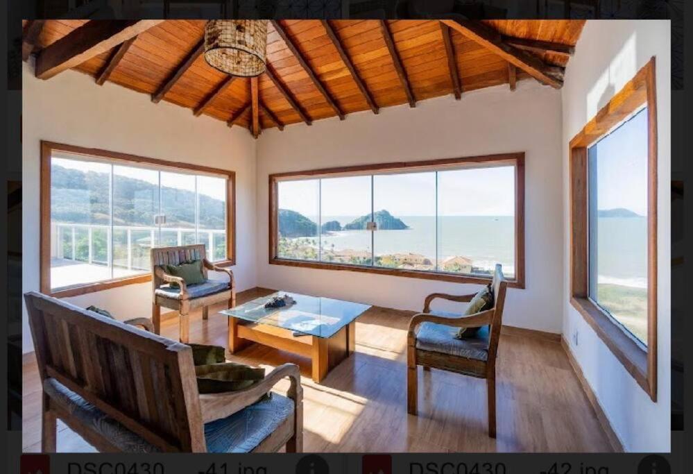 Belíssima casa em Búzios com 04 suítes com vista para o mar, piscina e área gourmet