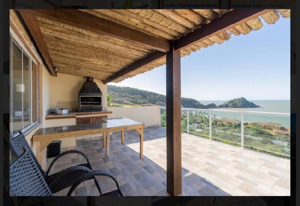 Belíssima casa em Búzios com 04 suítes com vista para o mar, piscina e área gourmet