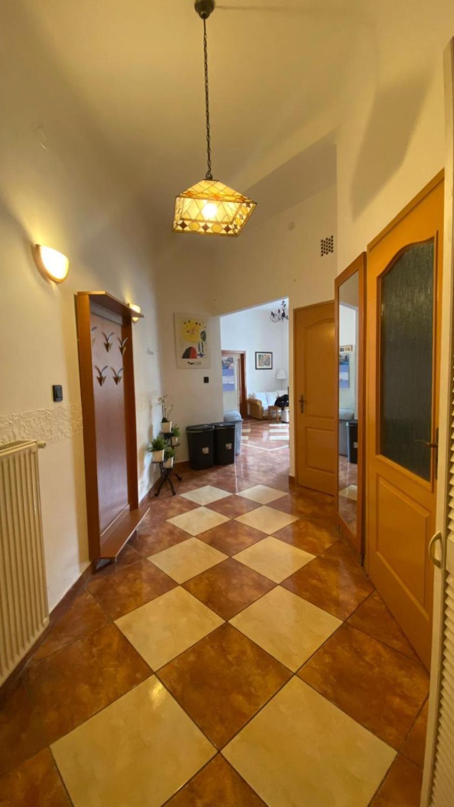 Mester Apartment