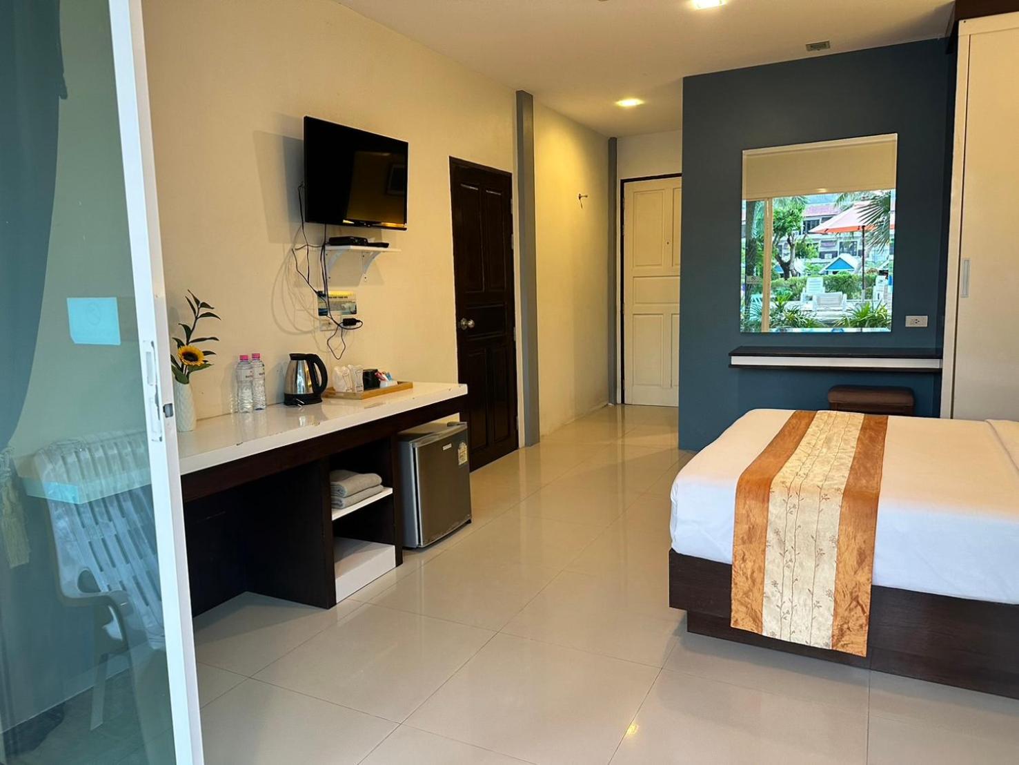 Gypsy Sea View Resort- Phi Phi Island