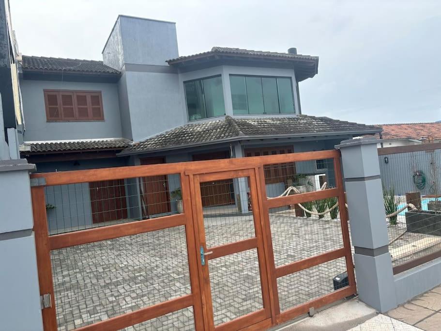 Moradas do Pier 2- apartamento a passos da areia, com vista perfeita da praia e plataforma em Tramandaí!