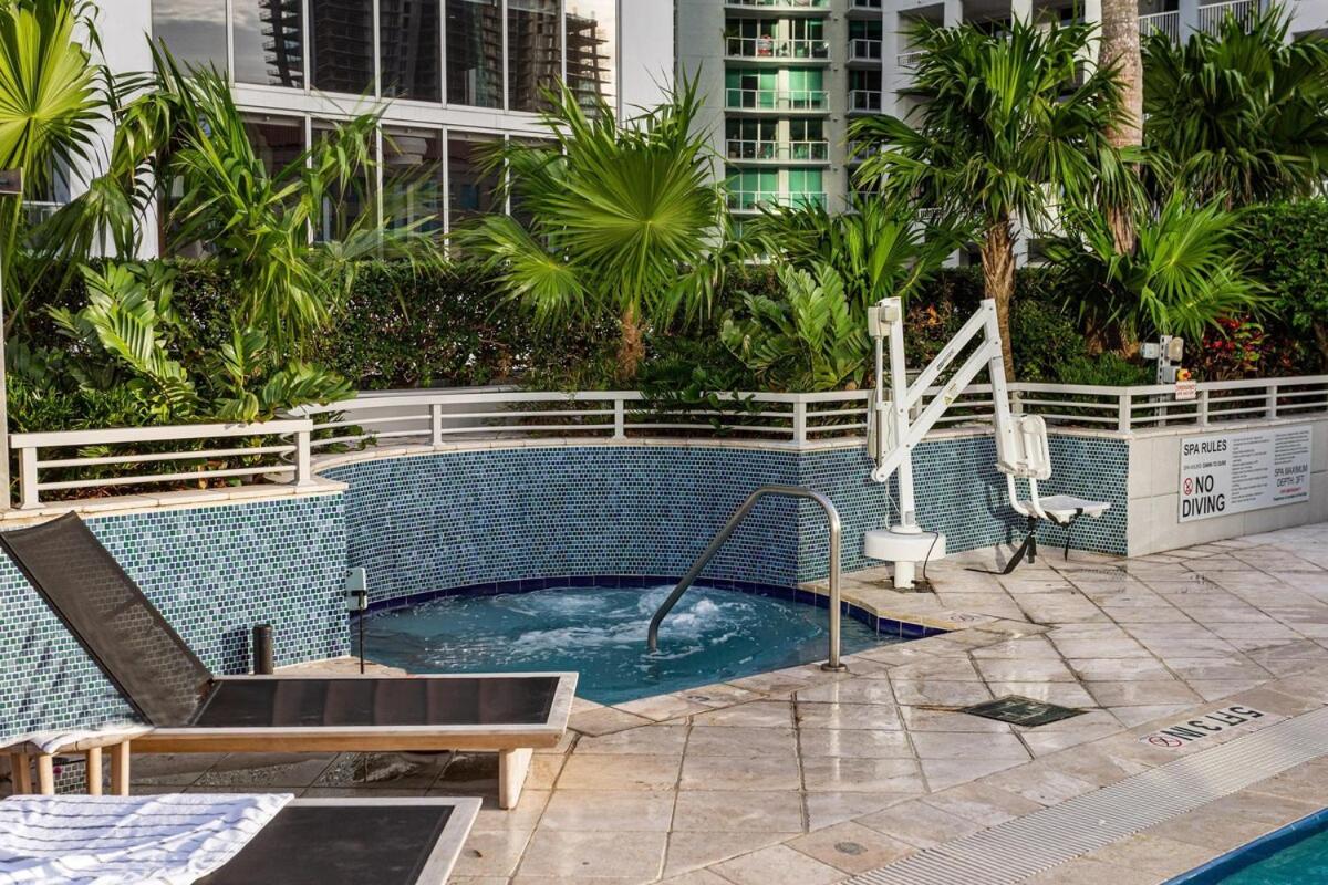 Lux Aka Brickell Condo