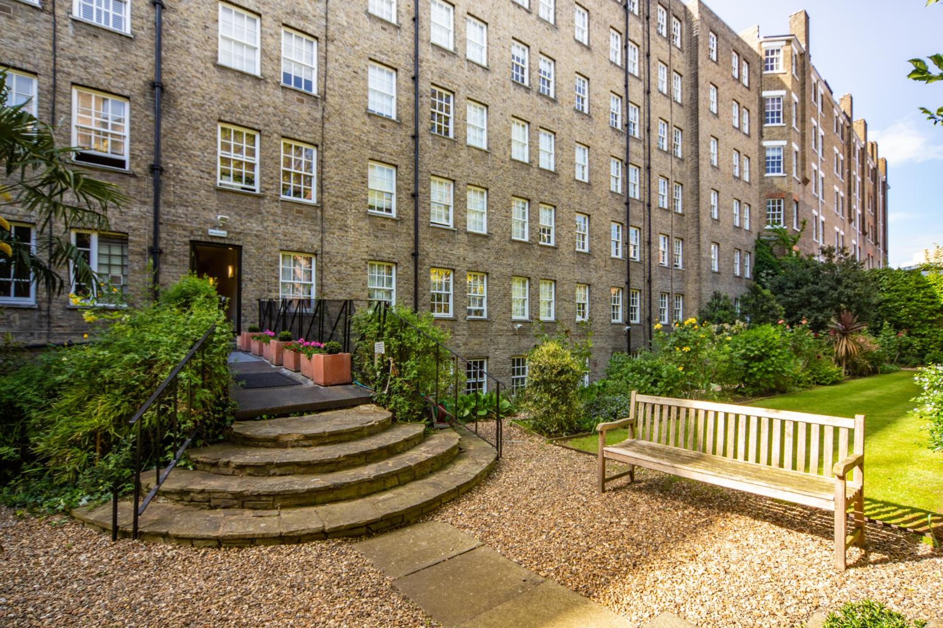 Pelham Court Apartments