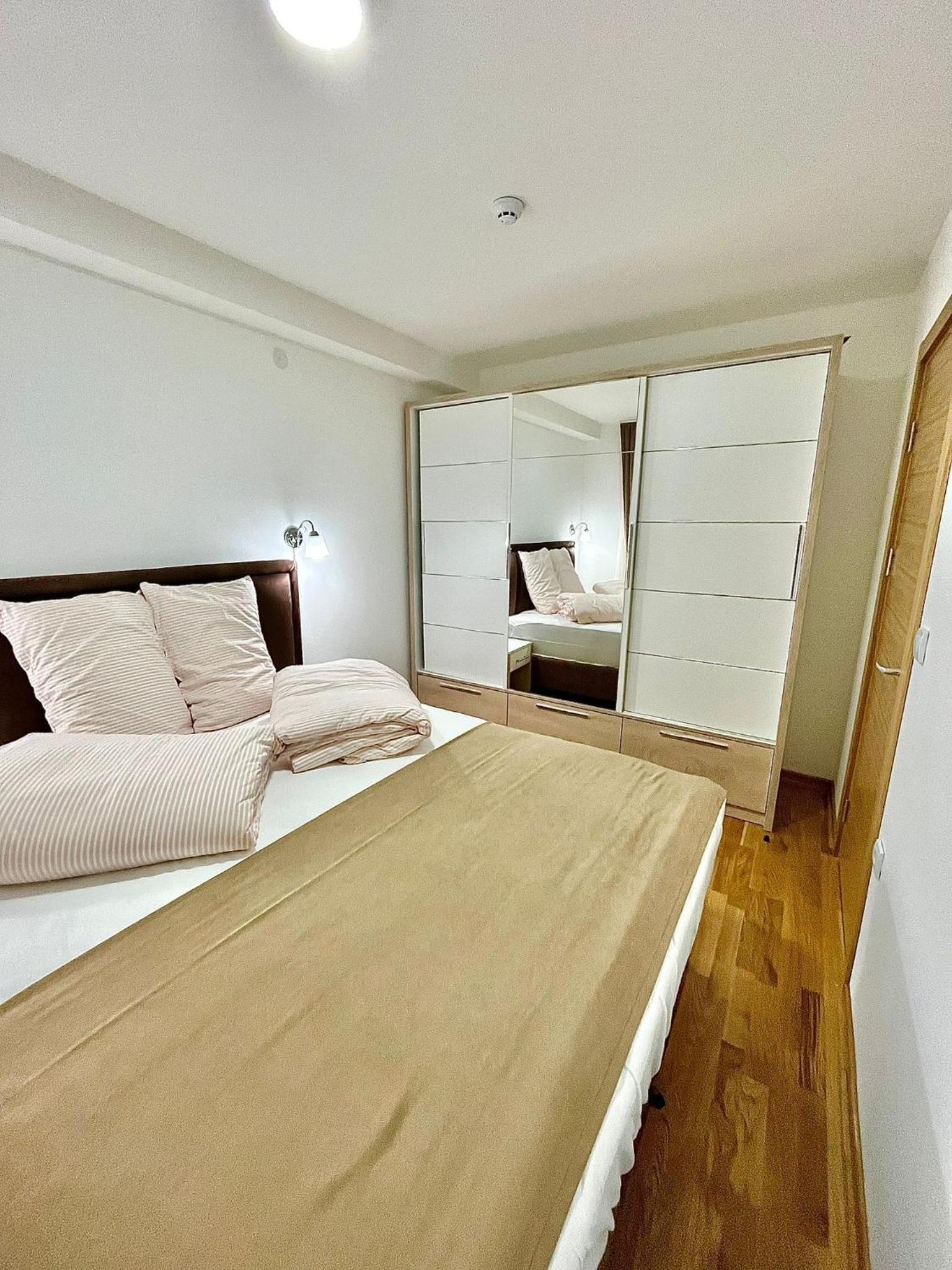 Apartman 369 Kraljevi Čardaci view 3