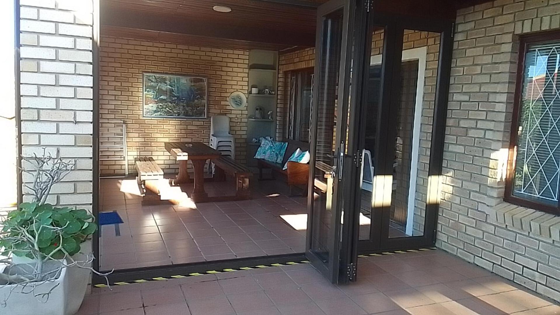 Tamarisk Square 39 view 4
