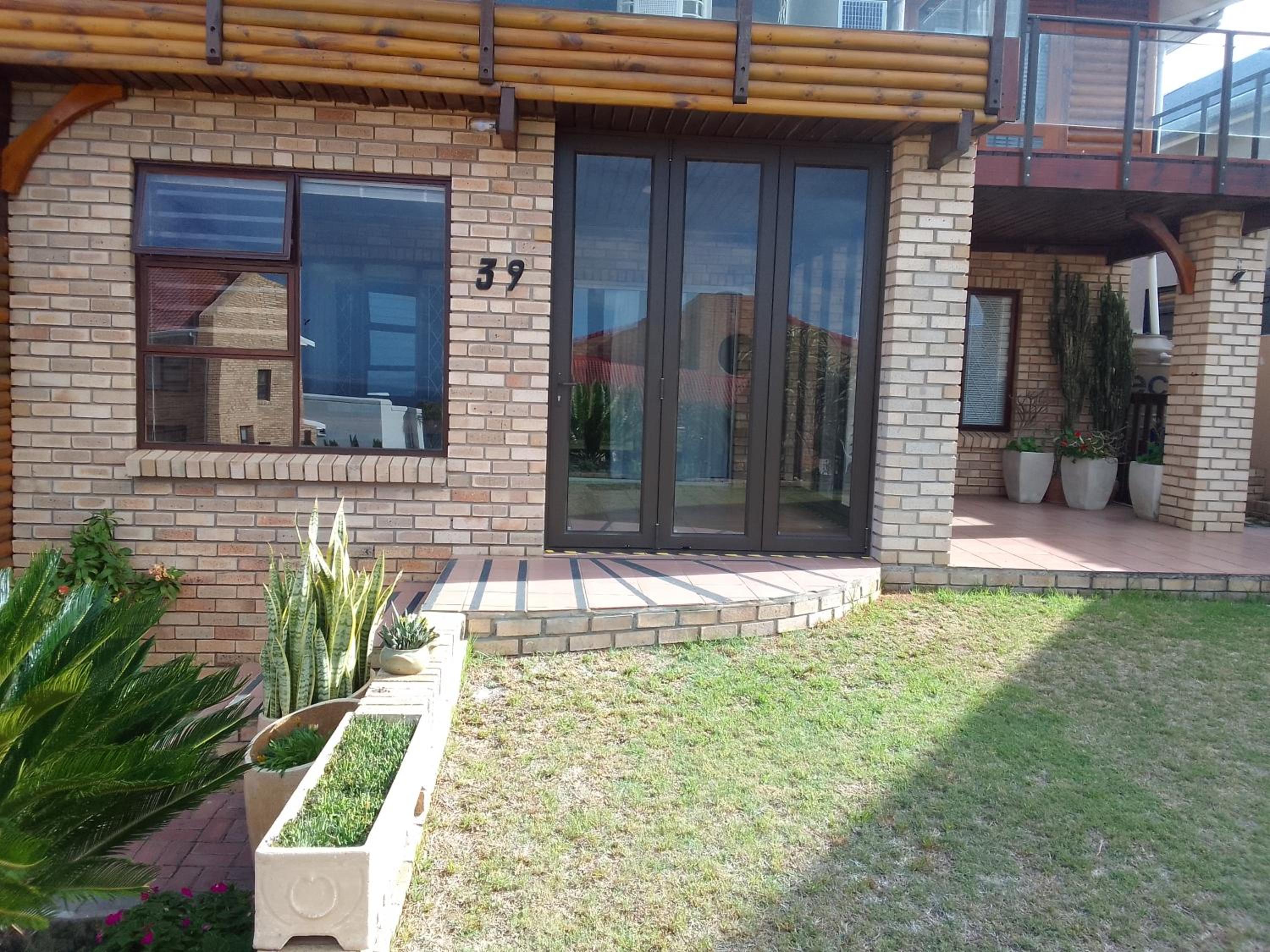 Tamarisk Square 39 view 2