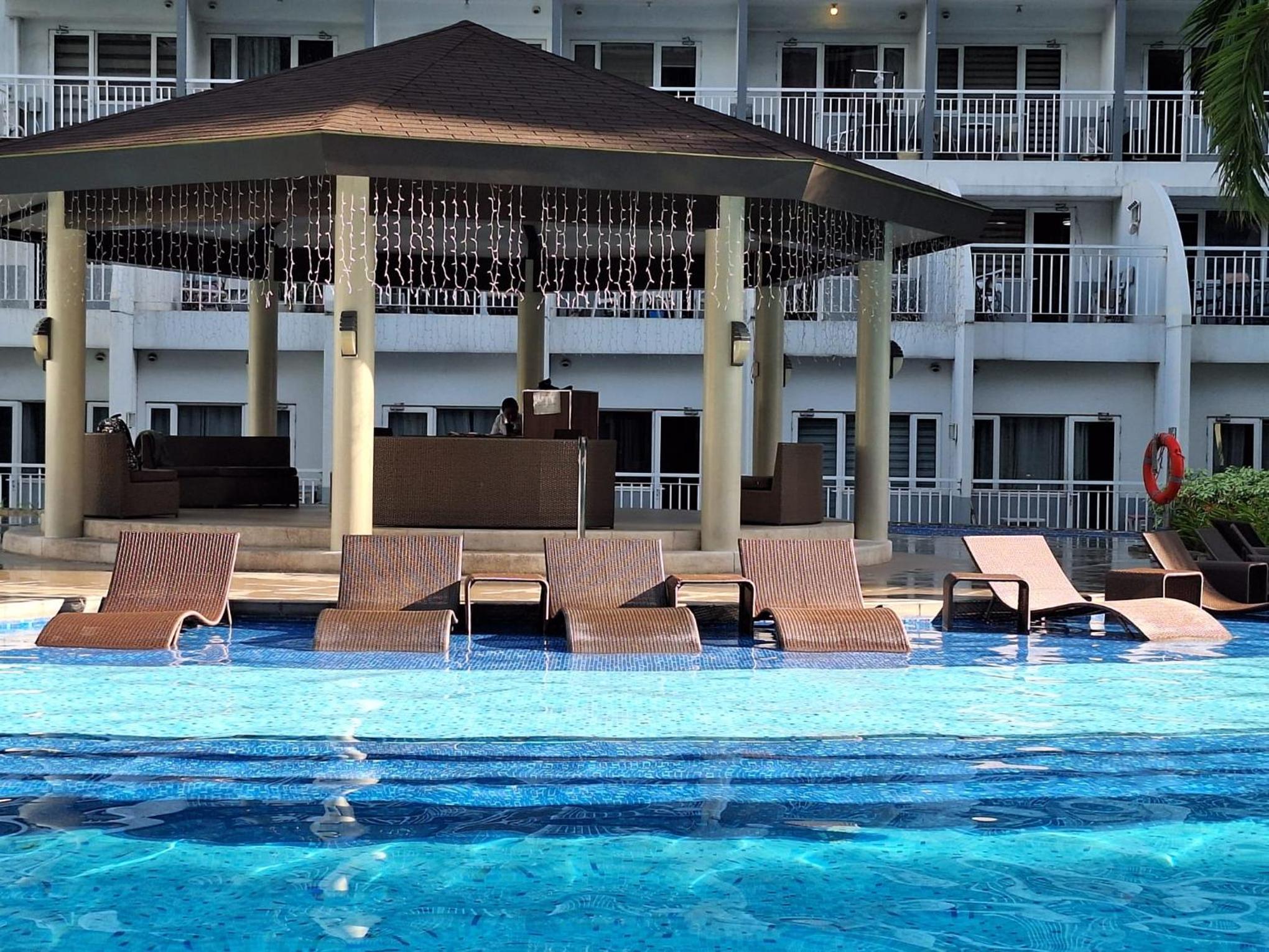 Best staycation at Shell residences in MOA complex view 5