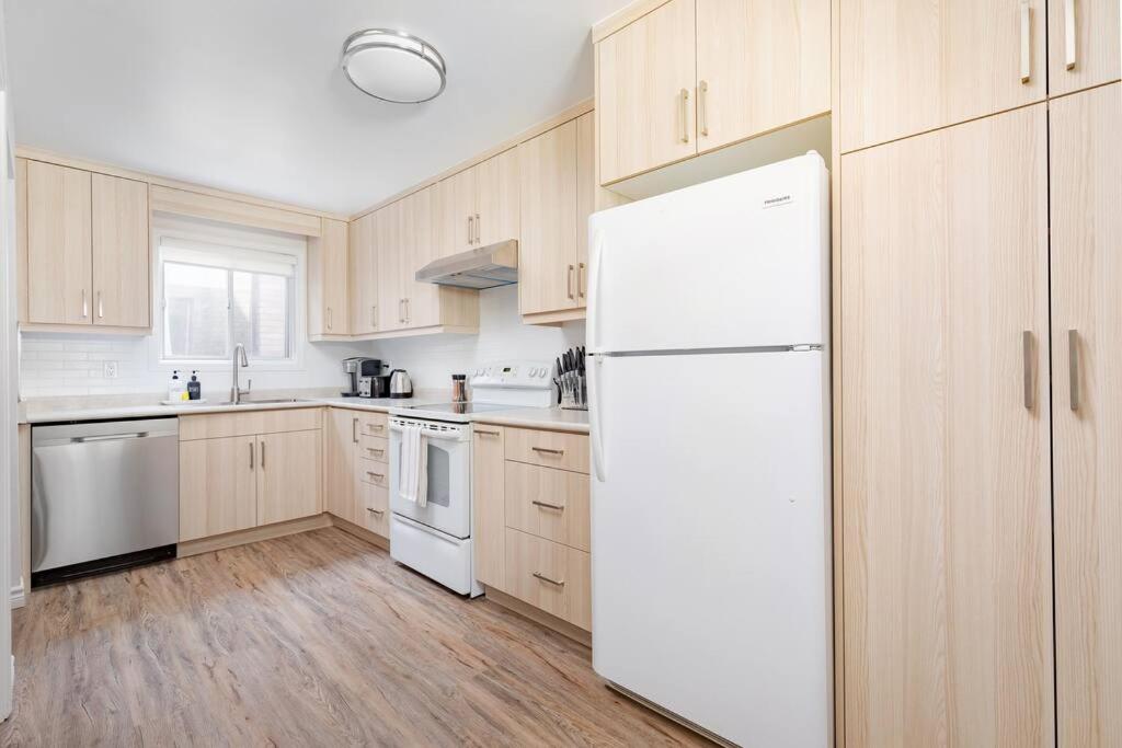 Charming 4 Bed Home with 2Parking