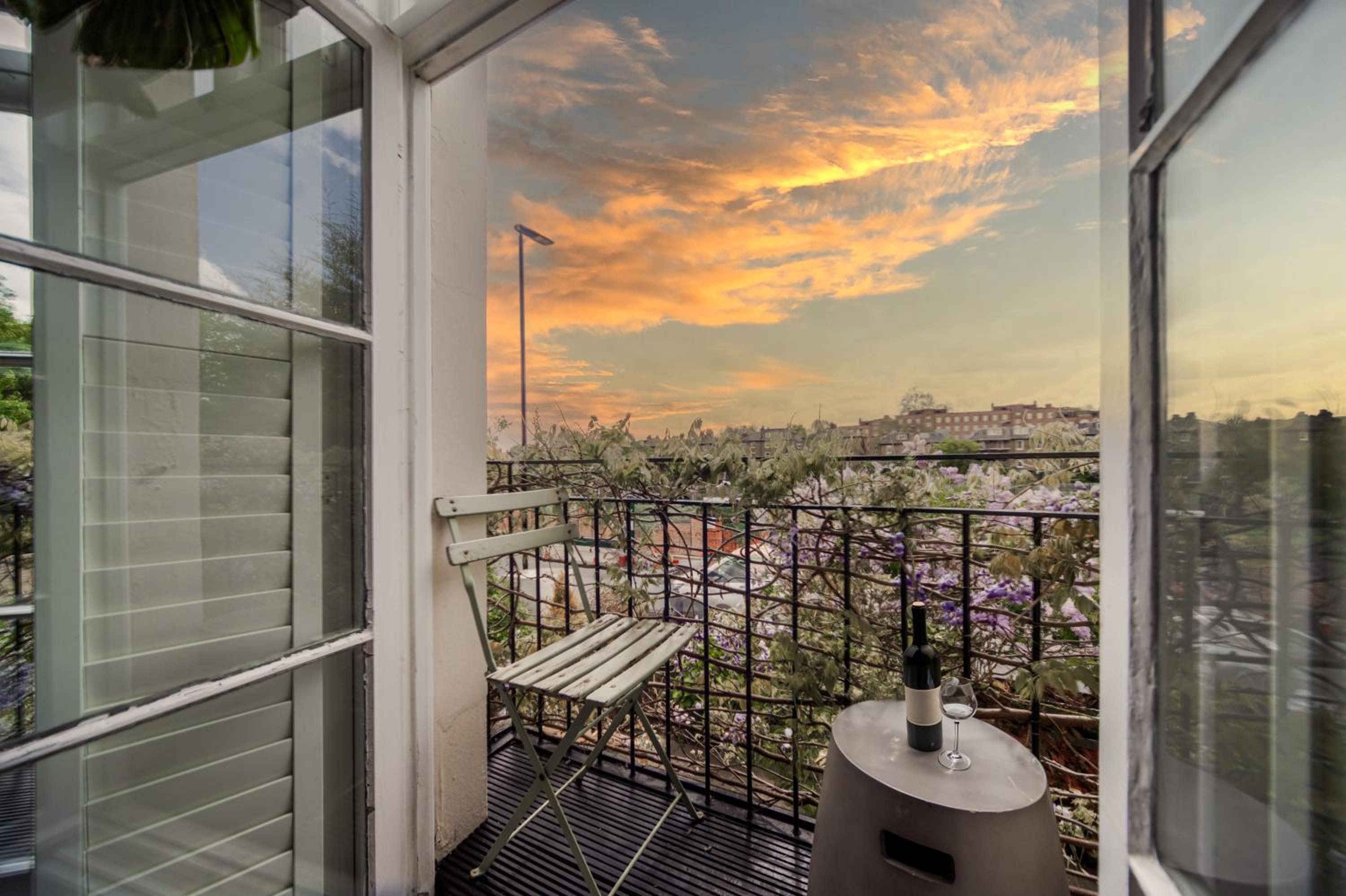 balcony