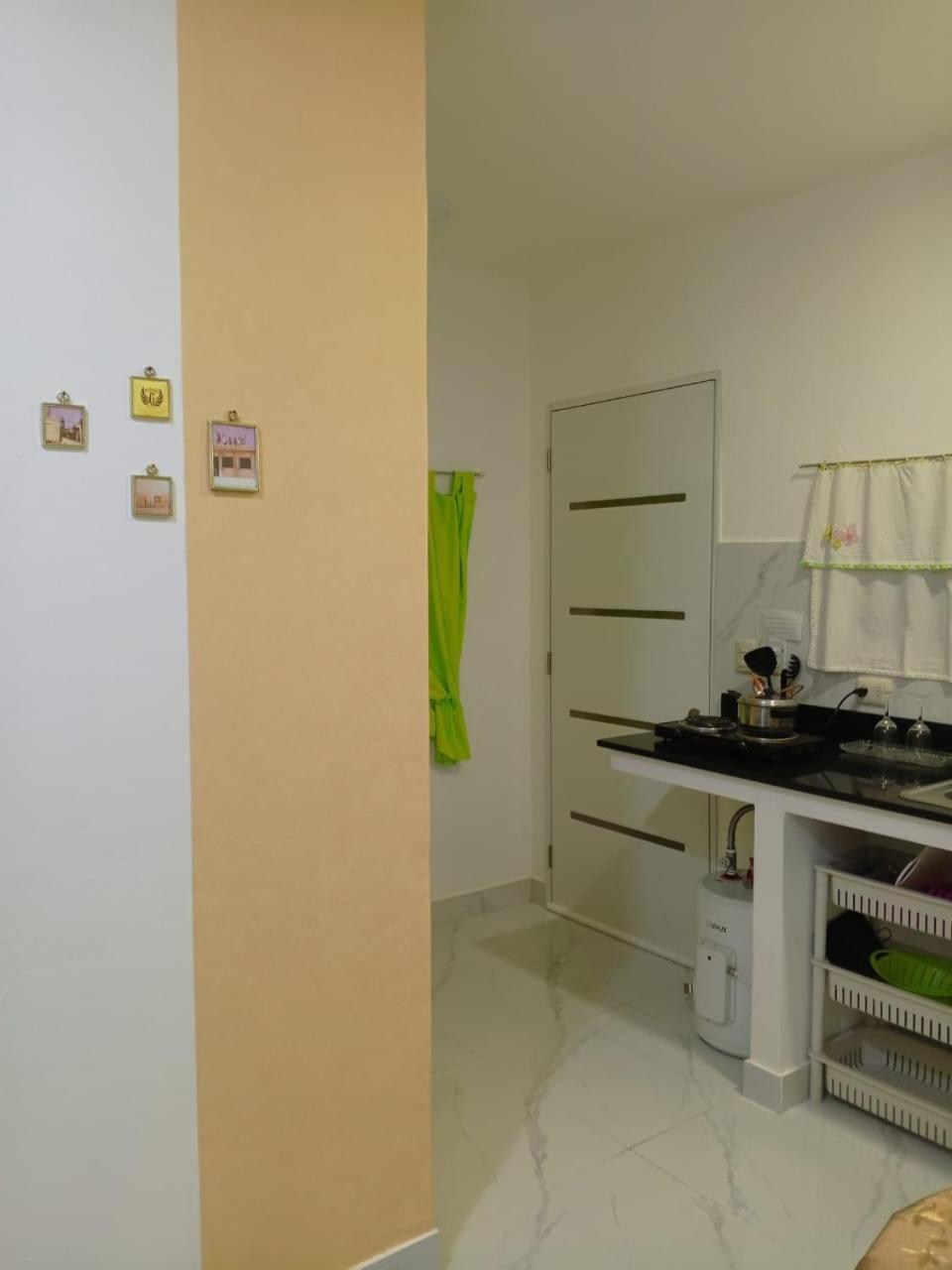 AVE FENIX Apartments