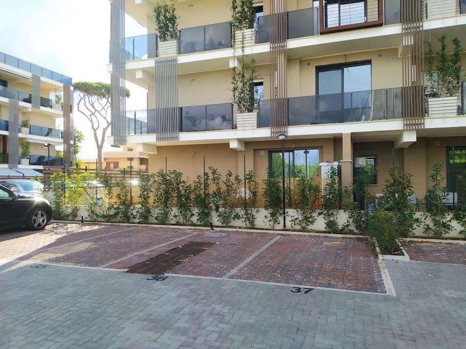 River Glimpse apt photo 2