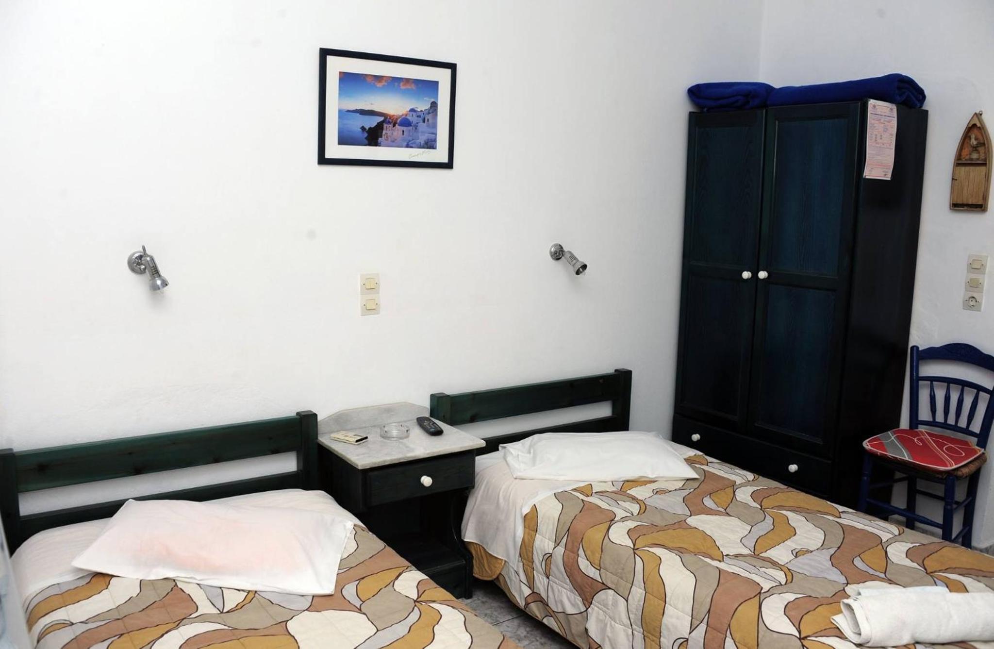 Rooms Mike Paros view 2